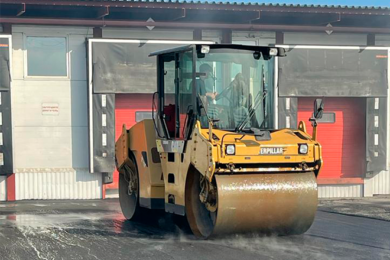 Вибрационный асфальтовый каток Caterpillar CB8